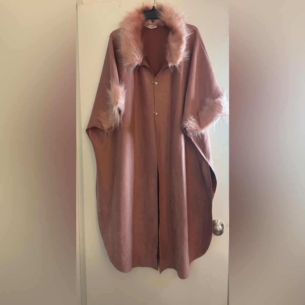 ONE SIZE CAPE / COAT